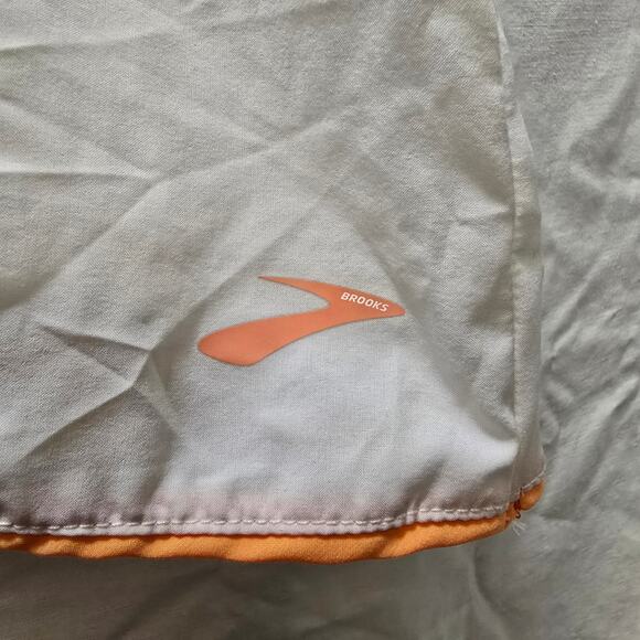 Brooks Chaser Skort in white/nectar large - Picture 2 of 13